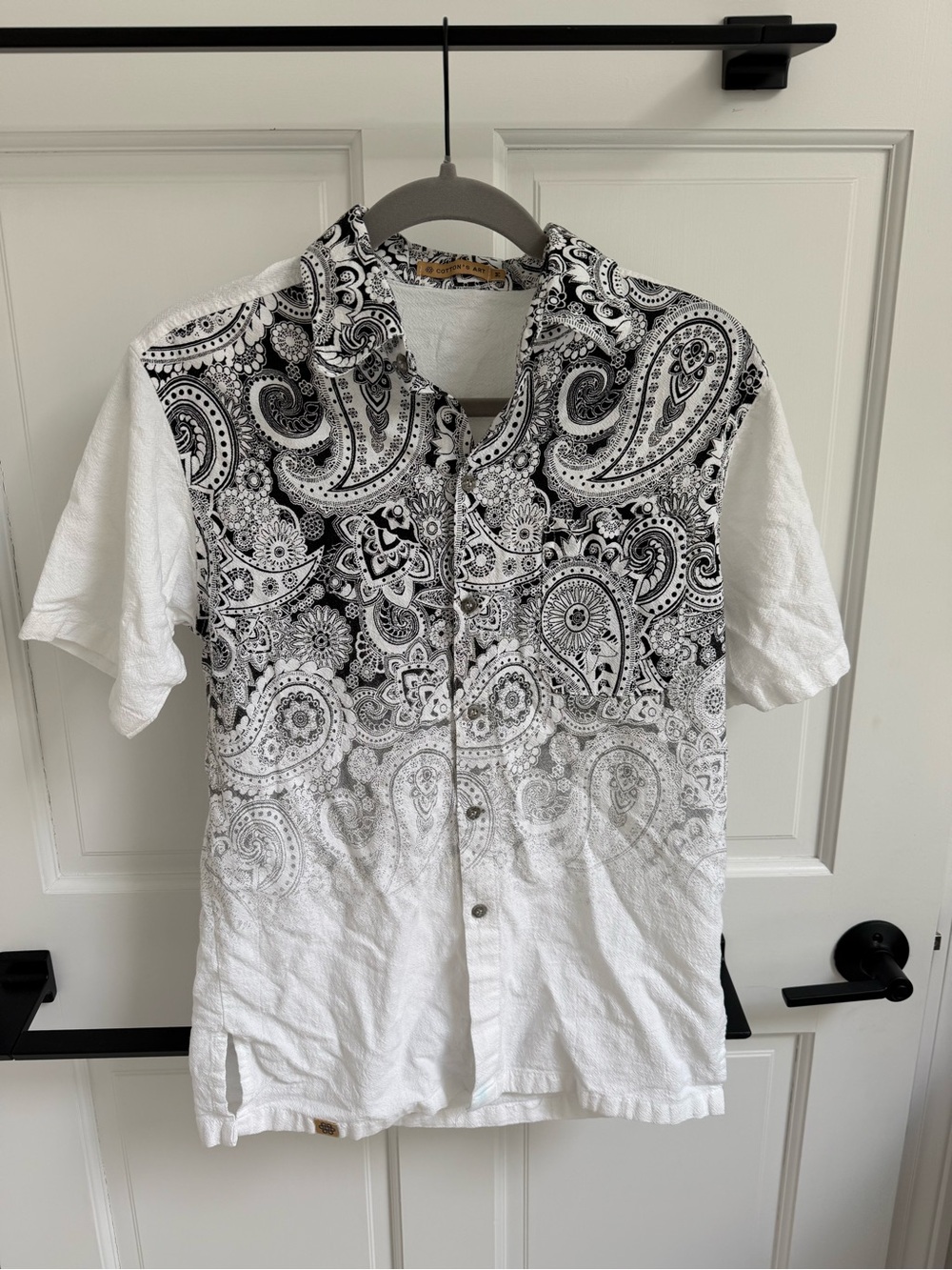 Men's White Paisley Short Sleeve Button-Down Shirt